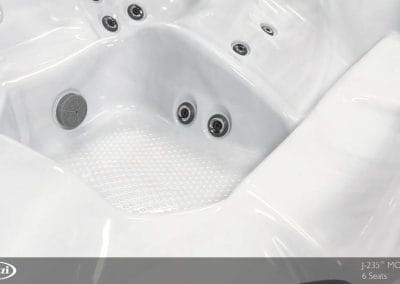 New_2024_Jacuzzi_J-235_Footdome