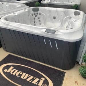 <b>Jacuzzi<sup>®</sup></b><br /><i>J-225™</i></sup><br />2024 Spec</sup><p style="color:RED;"><br><b> EX-DISPLAY</b></p>